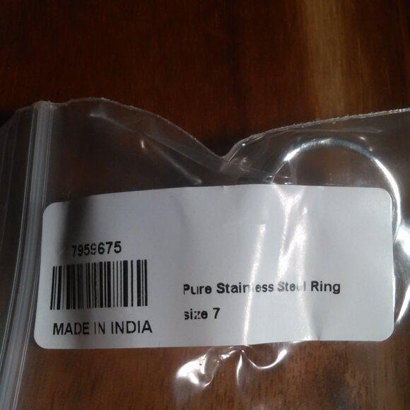 Mozambique Garnet Stainless Steel Ring (Size 7) - Picture 13 of 13